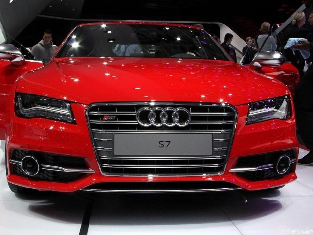 Audi S7 rouge